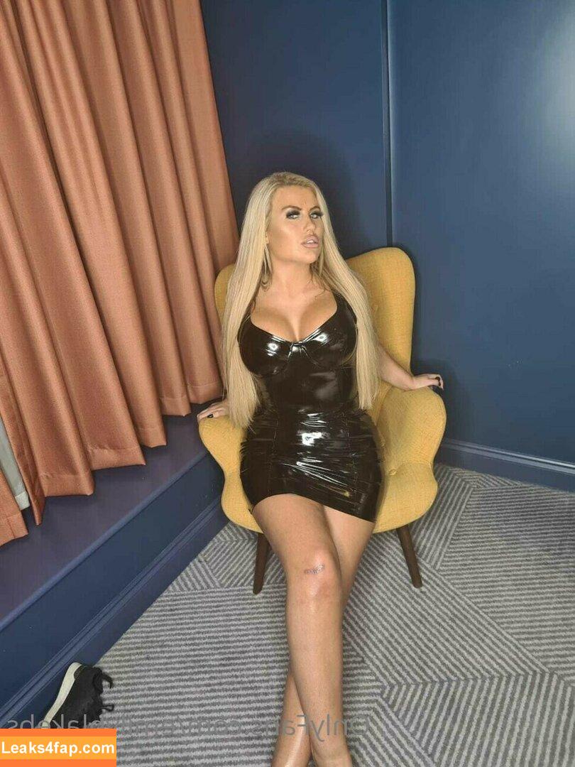 Emily Blake / emilyblakebs / emilyblakeuk leaked photo photo #0007