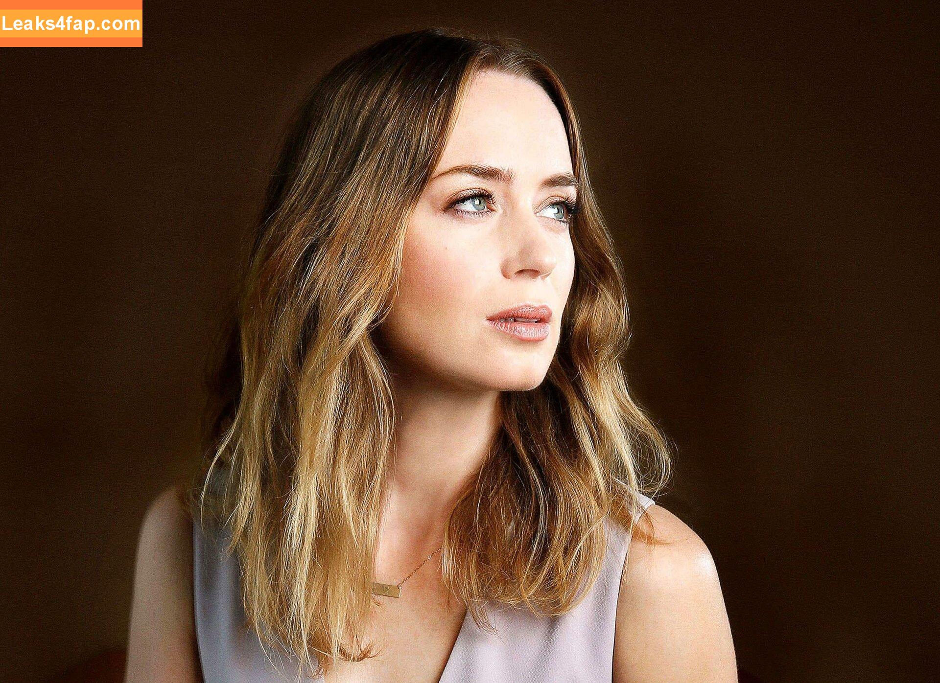 Emily Blunt / _emily_blunt_ / twogirlsoneblunt leaked photo photo #0582