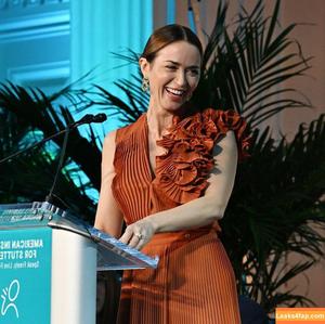 Emily Blunt фото #0676