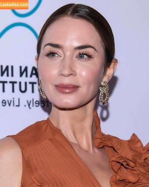 Emily Blunt фото #0678