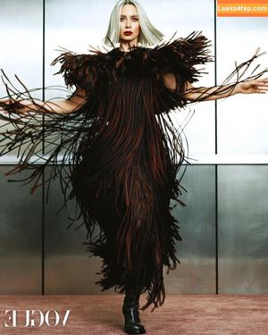 Emily Blunt фото #0690