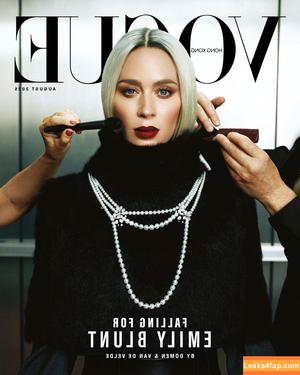 Emily Blunt фото #0696