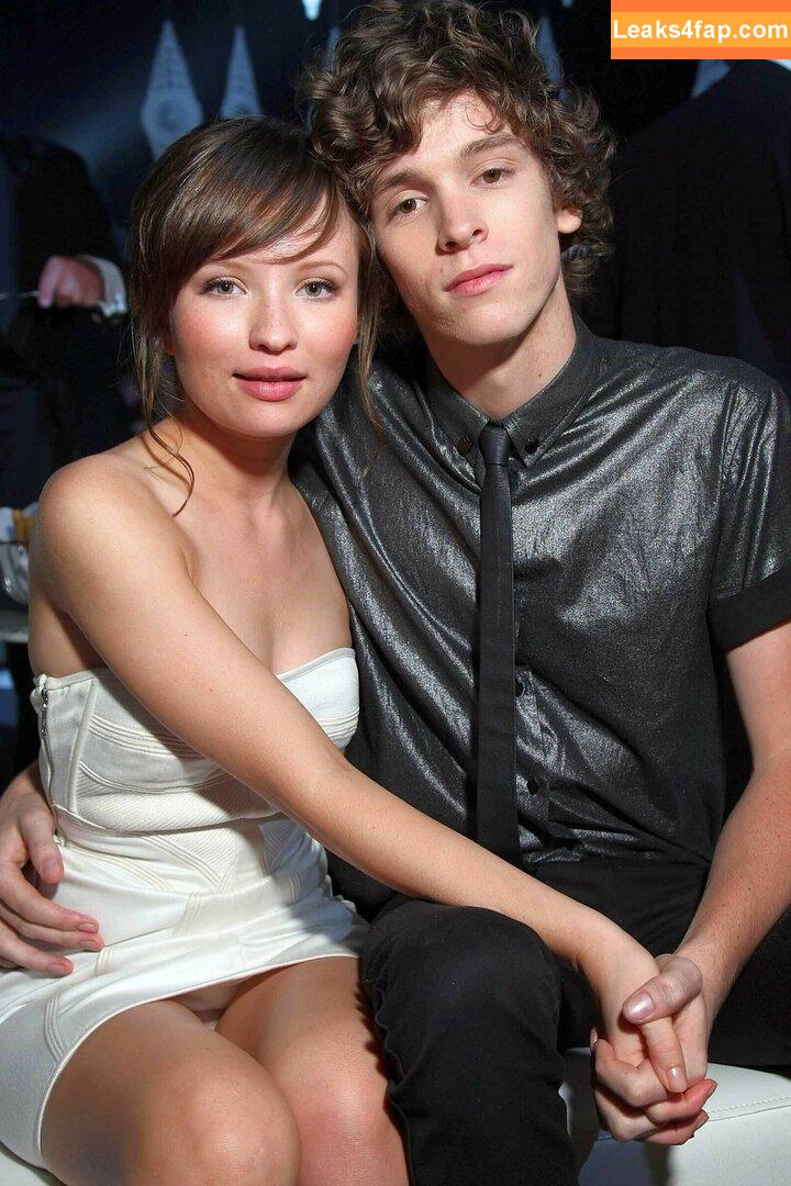 Emily Browning / emilyjanebrowning слитое фото фото #0033