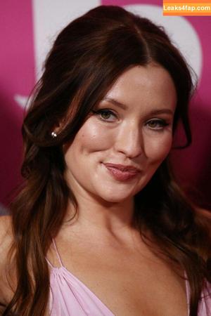Emily Browning photo #0040