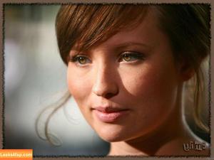 Emily Browning photo #0059