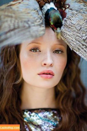 Emily Browning photo #0070