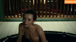 Emily Browning photo #0086