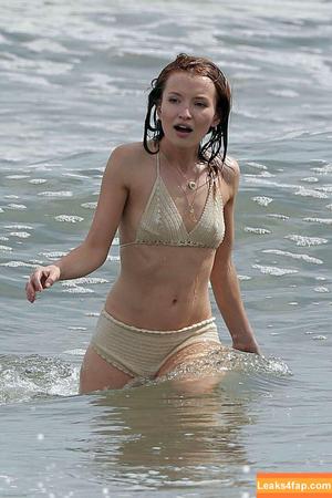 Emily Browning photo #0098