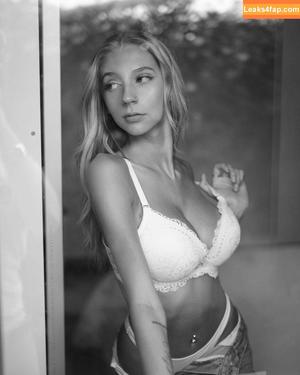 Emily Buoso photo #0002