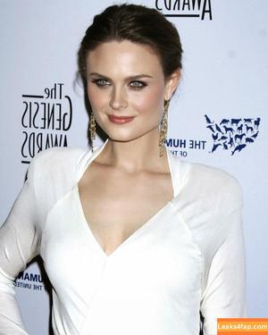Emily Deschanel фото #0018
