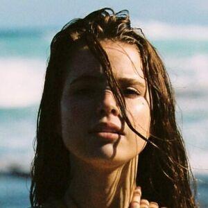 Emily Deyt-Aysage photo #0002