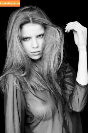 Emily Deyt-Aysage photo #0080