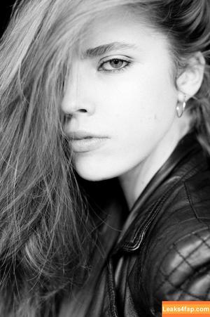 Emily Deyt-Aysage photo #0111