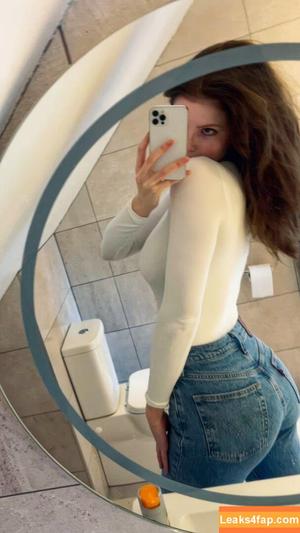 Emily Deyt-Aysage photo #0116