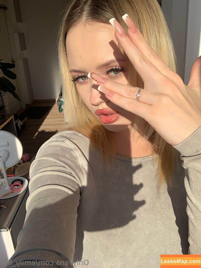 emily_hix / RadiantGoddessGlow / emilyy_hix leaked photo photo #0032