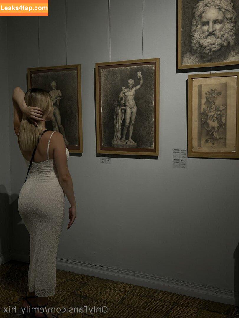 emily_hix / RadiantGoddessGlow / emilyy_hix leaked photo photo #0045