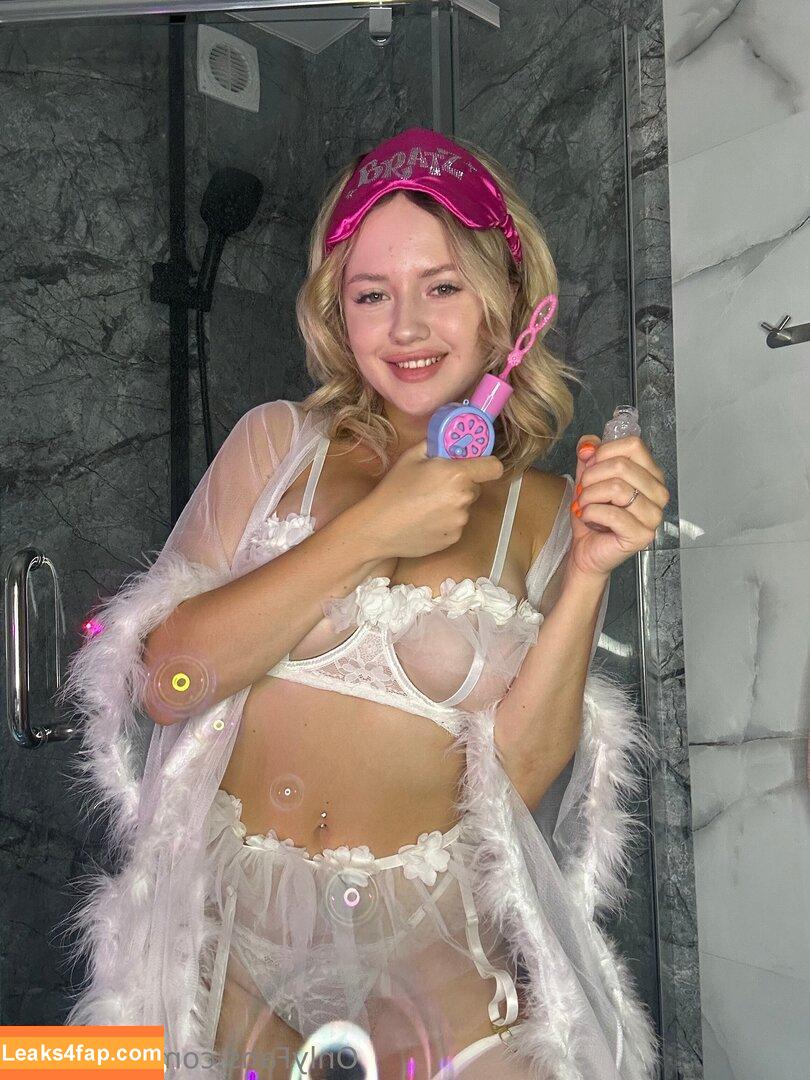 emily_hix / RadiantGoddessGlow / emilyy_hix leaked photo photo #0048