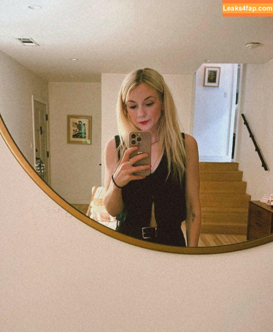 Emily Kinney / emmykinney / https: leaked photo photo #0133