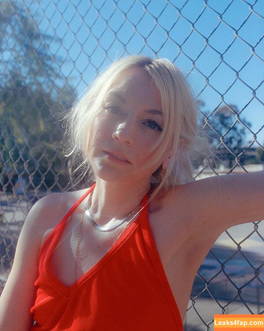 Emily Kinney / emmykinney / https: leaked photo photo #0163