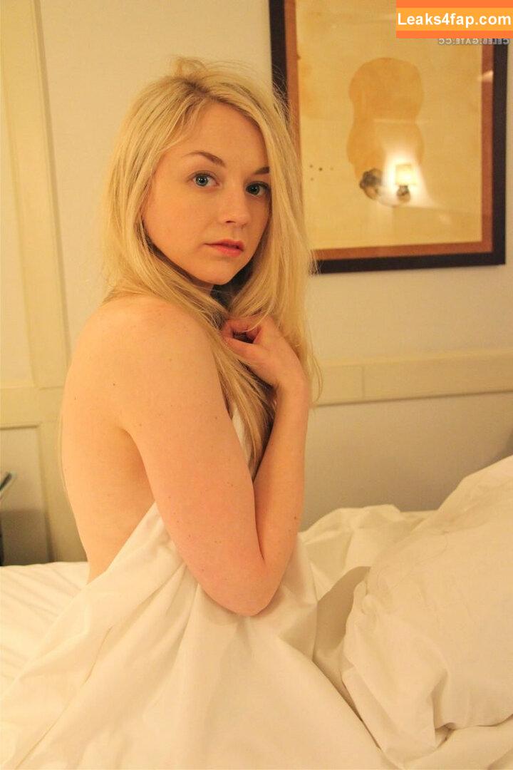 Emily Kinney / emmykinney / https: leaked photo photo #0178