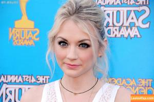 Emily Kinney photo #0054