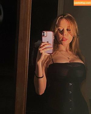 Emily Kyte photo #0117