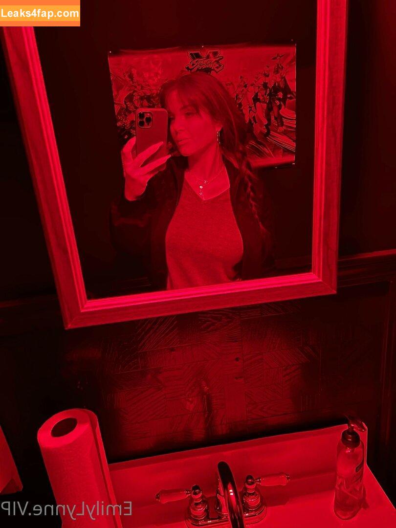 Emily Lynne / MyFreeCams / https: / theemilylynne / themilylynne слитое фото фото #0112