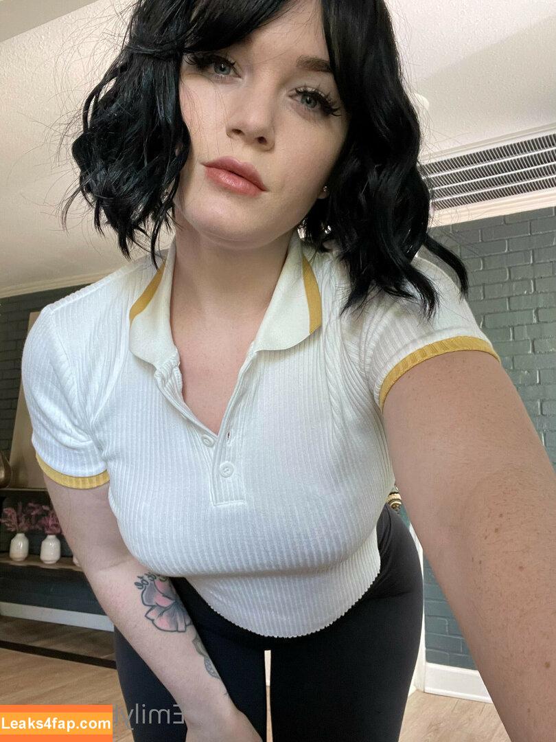 Emily Lynne / MyFreeCams / https: / theemilylynne / themilylynne слитое фото фото #0150