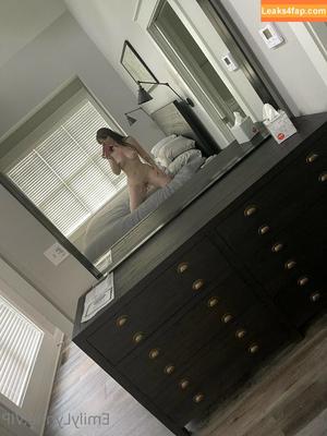 Emily Lynne фото #0140