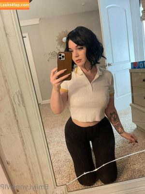 Emily Lynne фото #0153