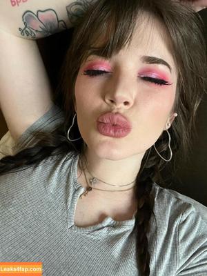 Emily Lynne photo #0329