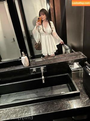 Emily Lynne photo #0671