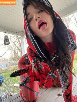 Emily Lynne photo #0903