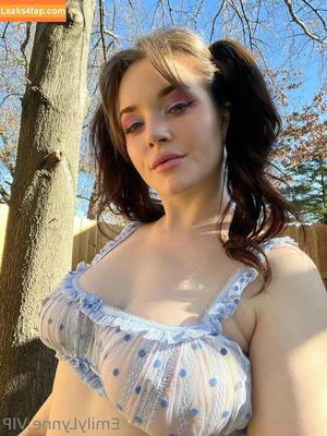 Emily Lynne photo #0949