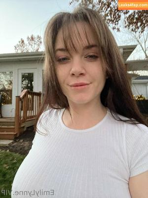 Emily Lynne photo #1008