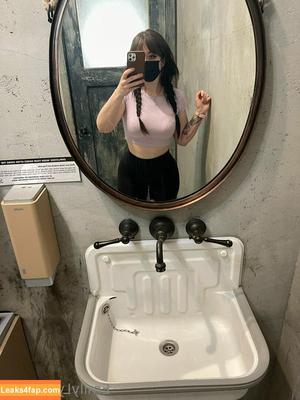 Emily Lynne photo #1151