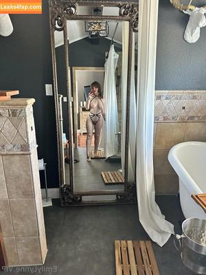 Emily Lynne photo #1608