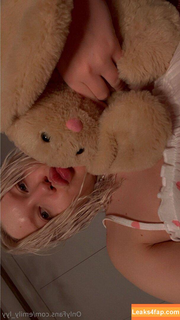 emily_lyy / emily_lyy2012 leaked photo photo #0141