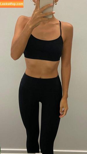 Emily Oberg photo #0014