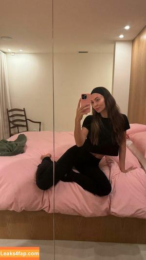 Emily Oberg photo #0037