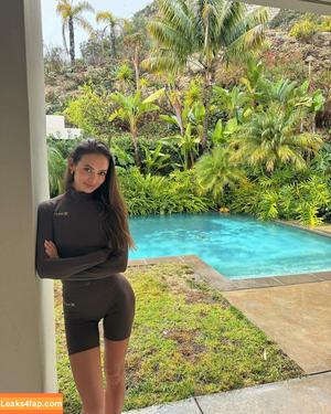Emily Oberg photo #0045