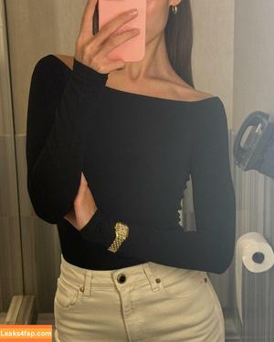 Emily Oberg photo #0056
