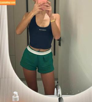 Emily Oberg photo #0074