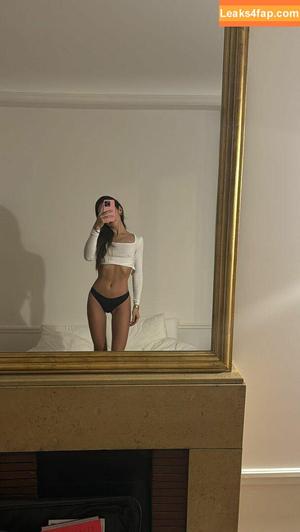 Emily Oberg photo #0075