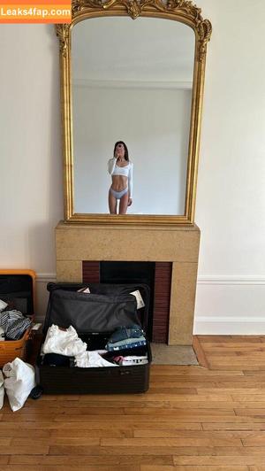 Emily Oberg photo #0078