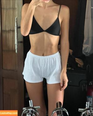 Emily Oberg photo #0091