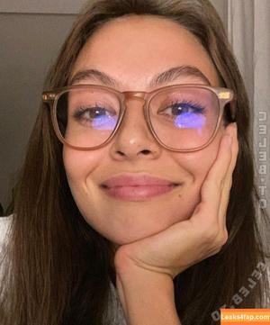 Emily Oberg photo #0286