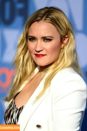 Emily Osment photo #0068