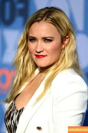 Emily Osment фото #0375