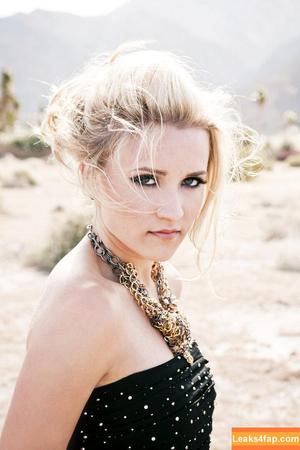 Emily Osment photo #0537